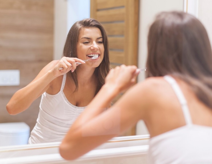 Czy produkty naturalne są dobre dla osób z nadwrażliwością zębów?