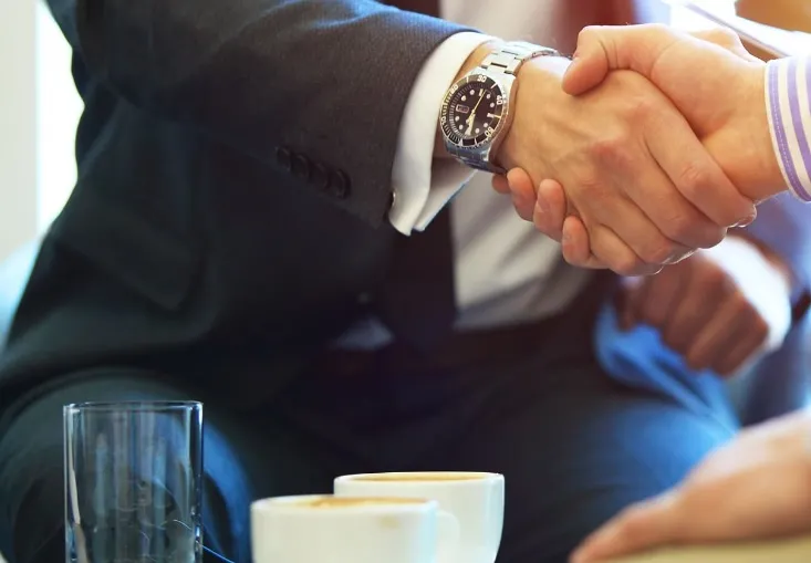 Jak imprezy firmowe mogą budować bezpieczne środowisko emocjonalne w firmie?