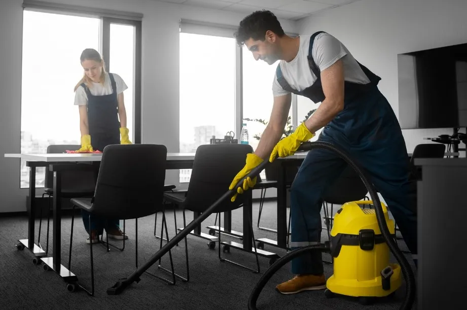 Dlaczego współpraca z firmą sprzątającą z Rzeszowa może wpływać na to, jak Twoją markę odbierają klienci?